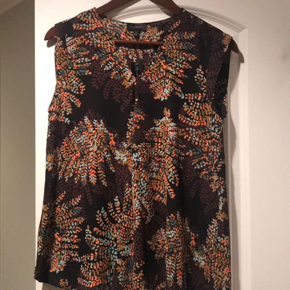NWT women’s The Limited top. Short sleeve. Small